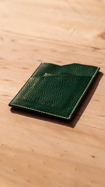 Porta Pasaporte No.01 en cuero verde